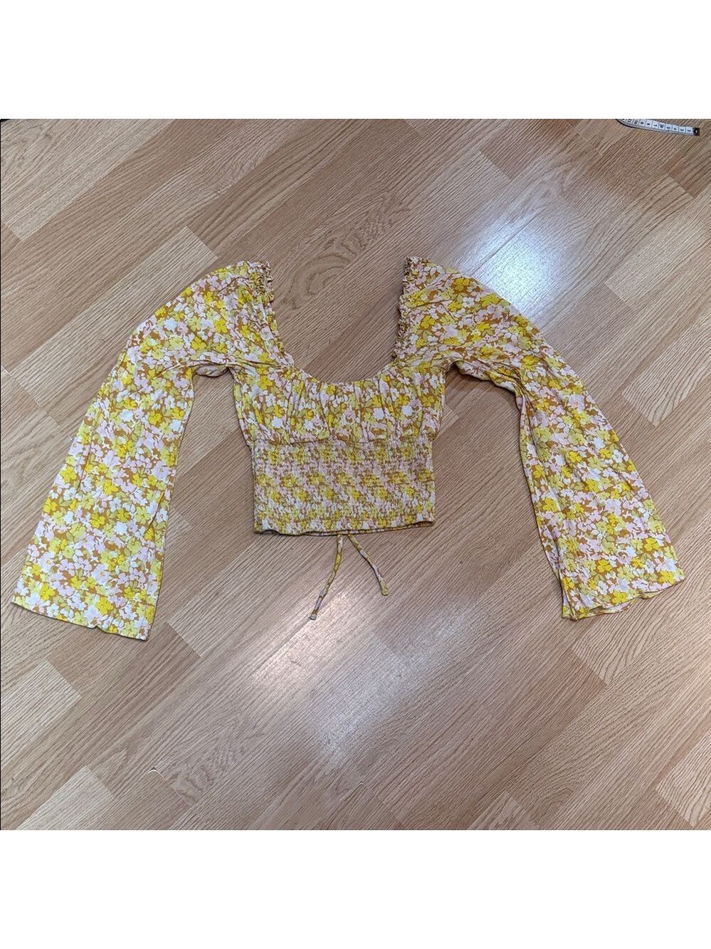 Urban Outfitters Floral Bell Sleeve Crop Blouse. Feminine Club Party Boho - Picture 5 of 7